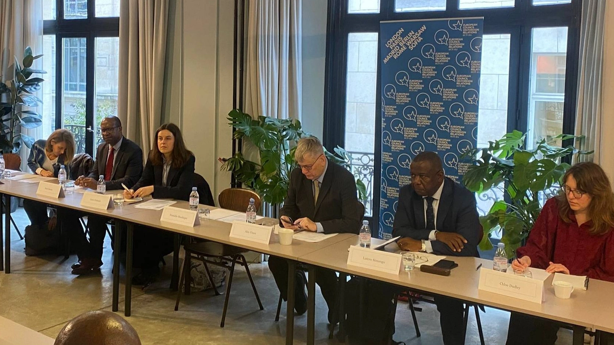 Lutero Simango, líder do MDM, participou em Paris numa mesa redonda do ECFR sobre Dívidas, Gás e Segurança, levando a voz de Moçambique ao debate europeu sobre governação, estabilidade e desenvolvimento sustentável.