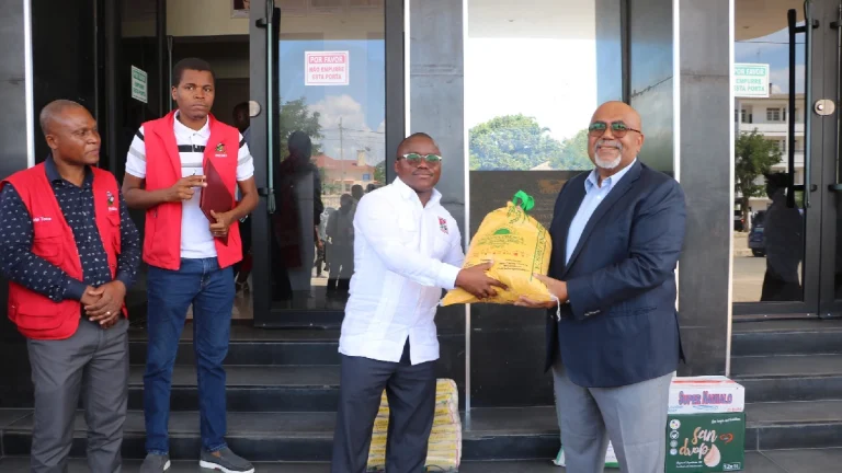 Frelimo entrega apoio às vítimas de Memba
