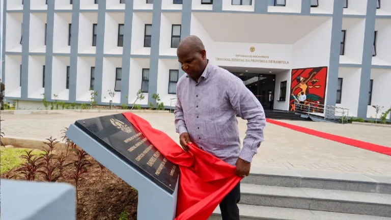 O novo Tribunal Judicial de Nampula, inaugurado por Daniel Chapo, reforça o acesso à justiça, a integridade institucional e o combate à corrupção.
