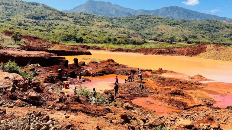 Governo mantém suspensão da mineração em Manica