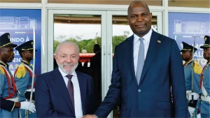 “O Brasil está de volta e quer colaborar com Moçambique”, diz Lula a Chapo