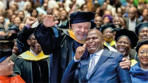 Lula recebe Doutor Honoris Causa da UP-Maputo