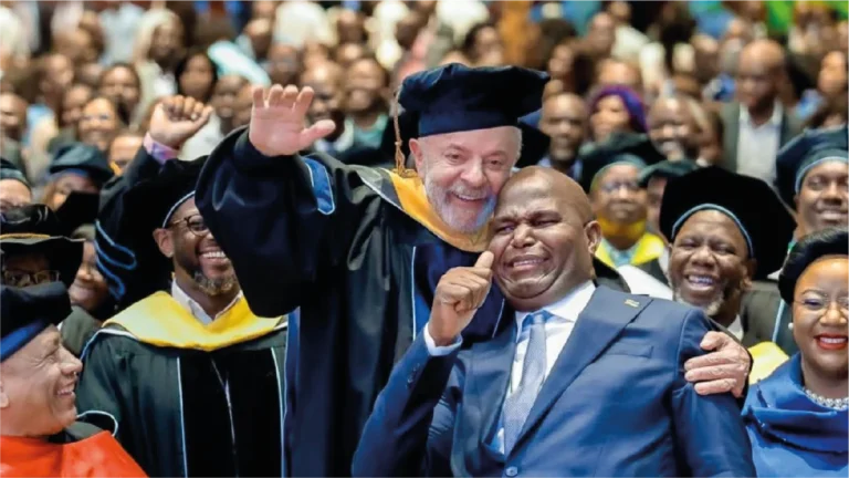 Lula recebe Doutor Honoris Causa da UP-Maputo
