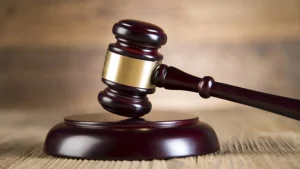 Sociedade Cívica leva PODEMOS à justiça