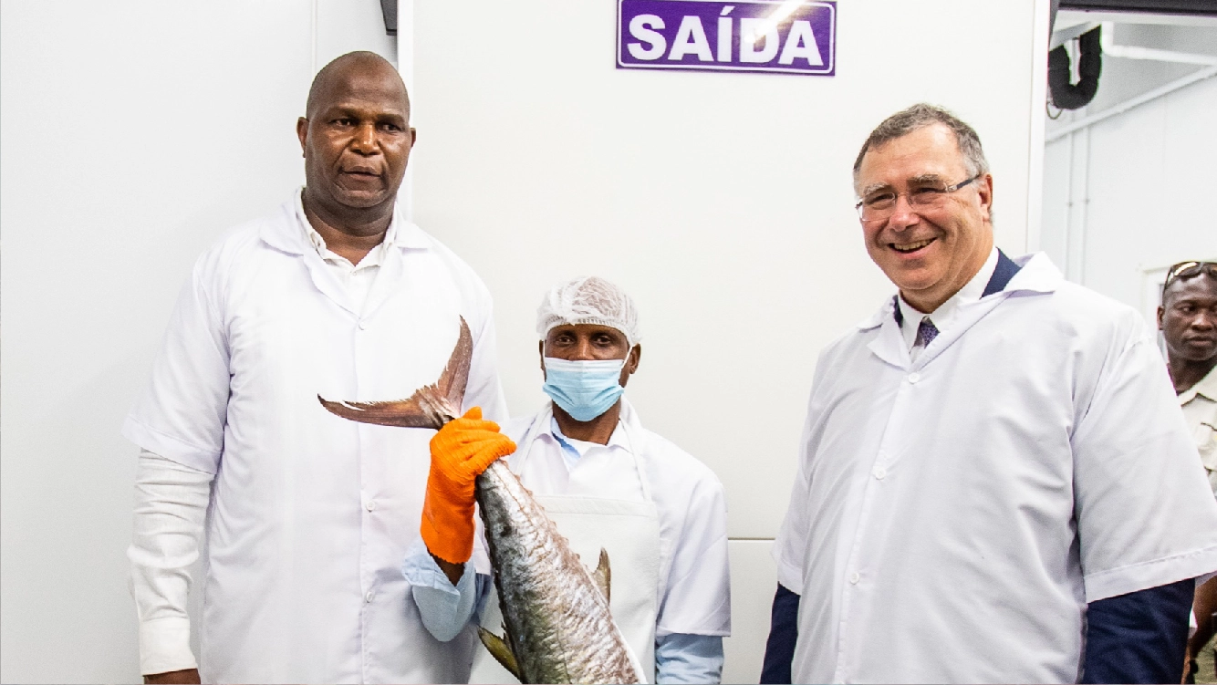 Mocímboa da Praia inaugura fábrica moderna de processamento de peixe