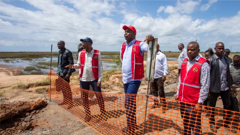 Daniel Chapo visita EN1 e centros de acolhimento em Maputo