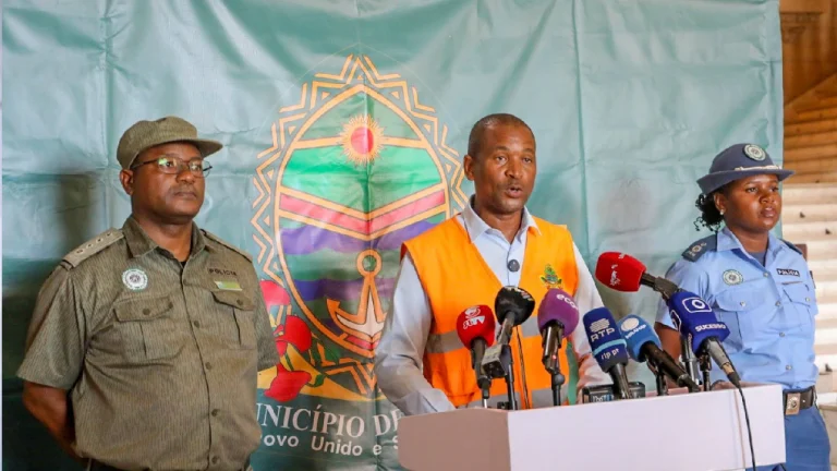 Município de Maputo impõe disciplina nas praias e proíbe álcool na Costa do Sol