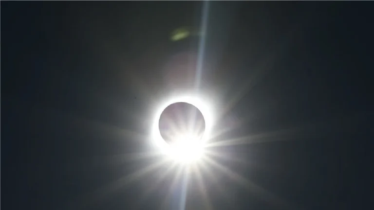 Moçambique observará eclipse solar anular no dia 17 de fevereiro