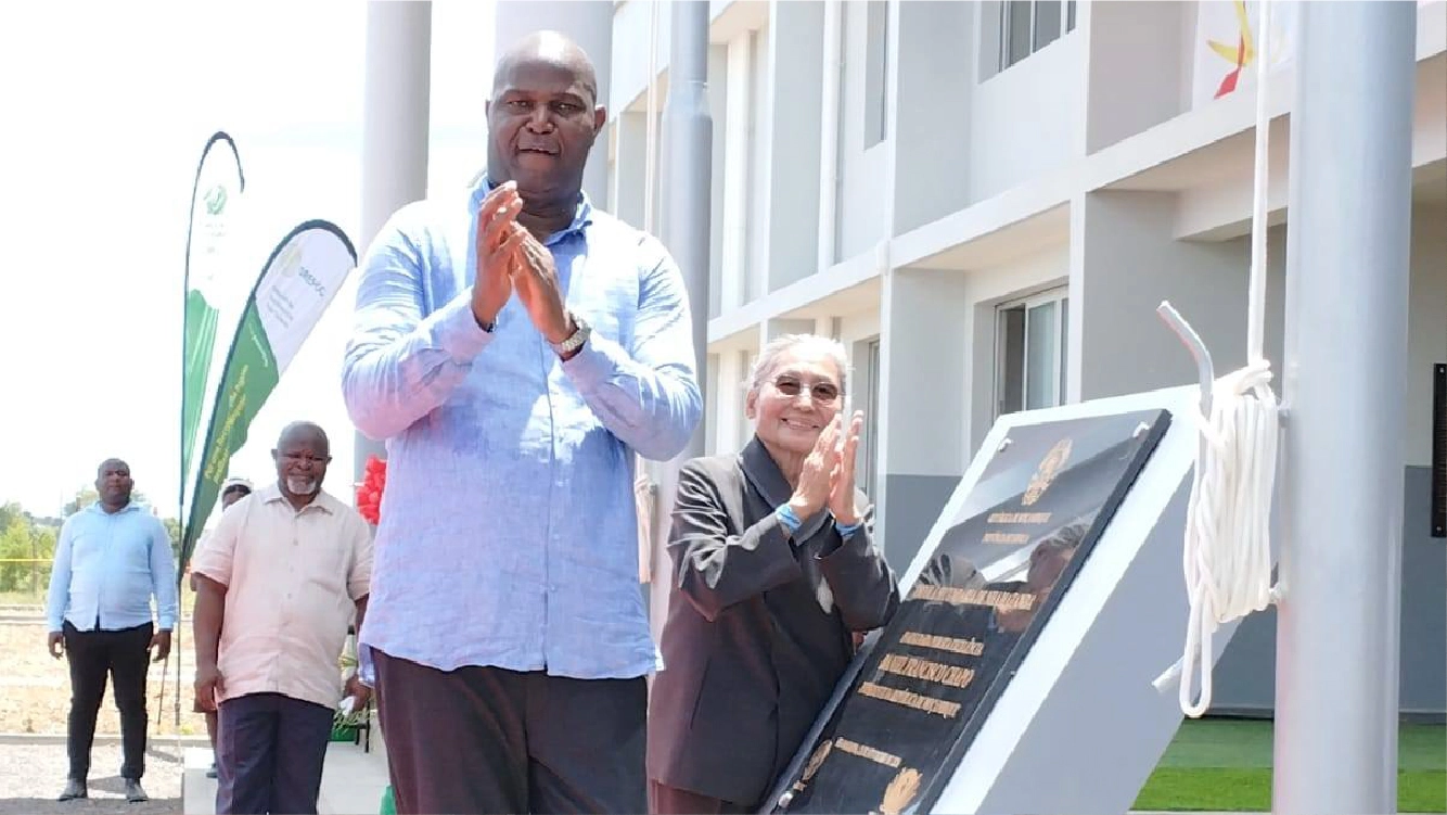 Daniel Chapo inaugura maior escola secundária do país em Nhamatanda